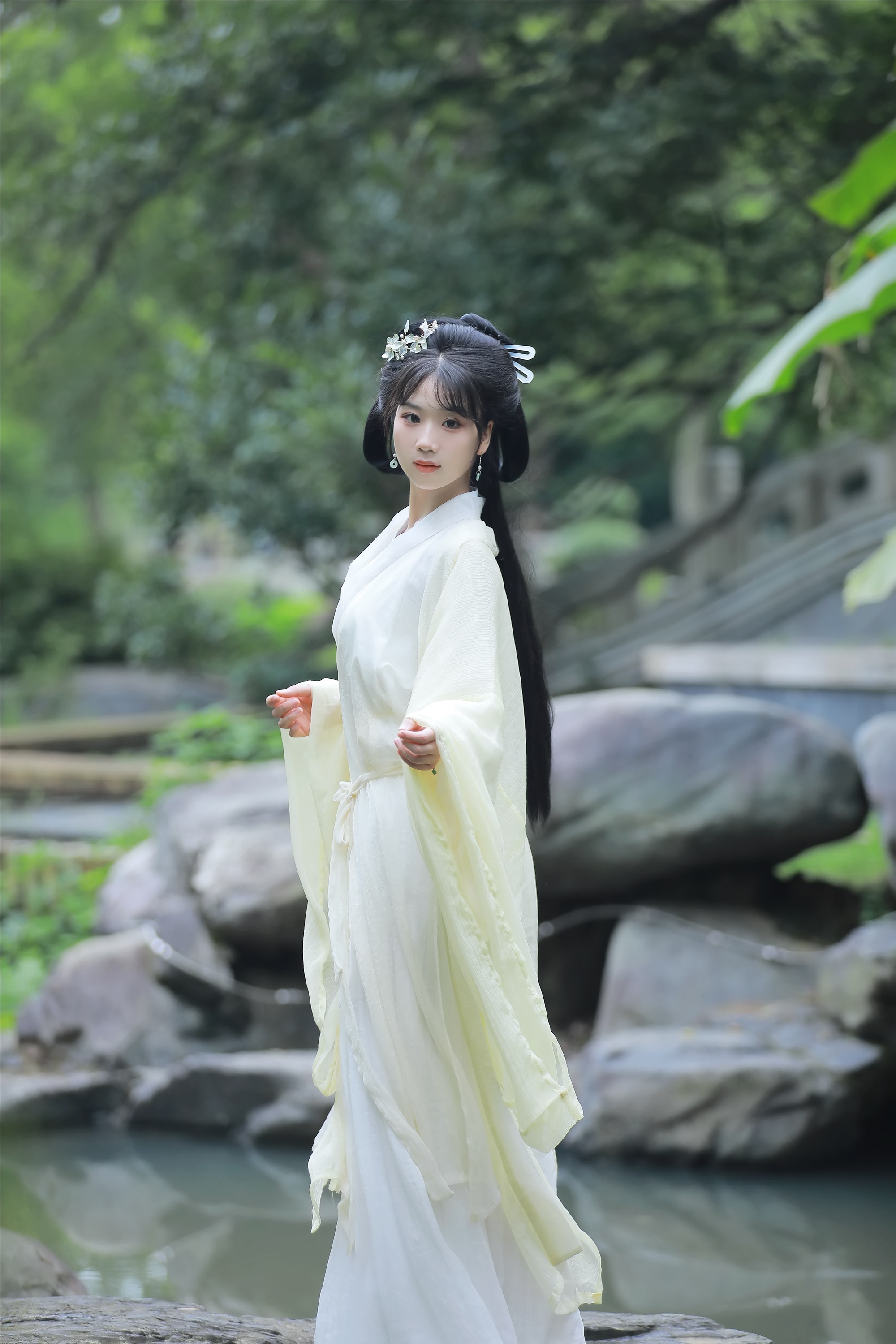 YITUYU艺图语 2025.01.20 关山渡 周周Ay